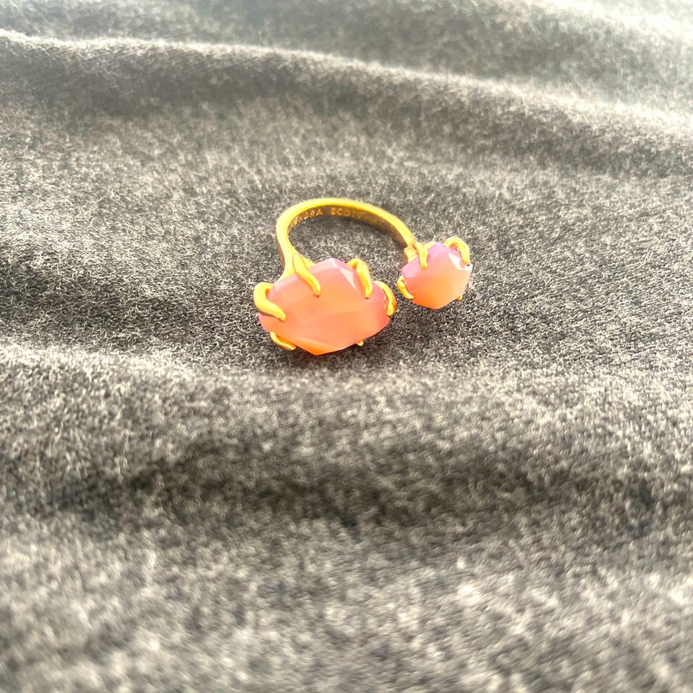 Kendra Scott Ring. Size 7/8. Excellent condition!!